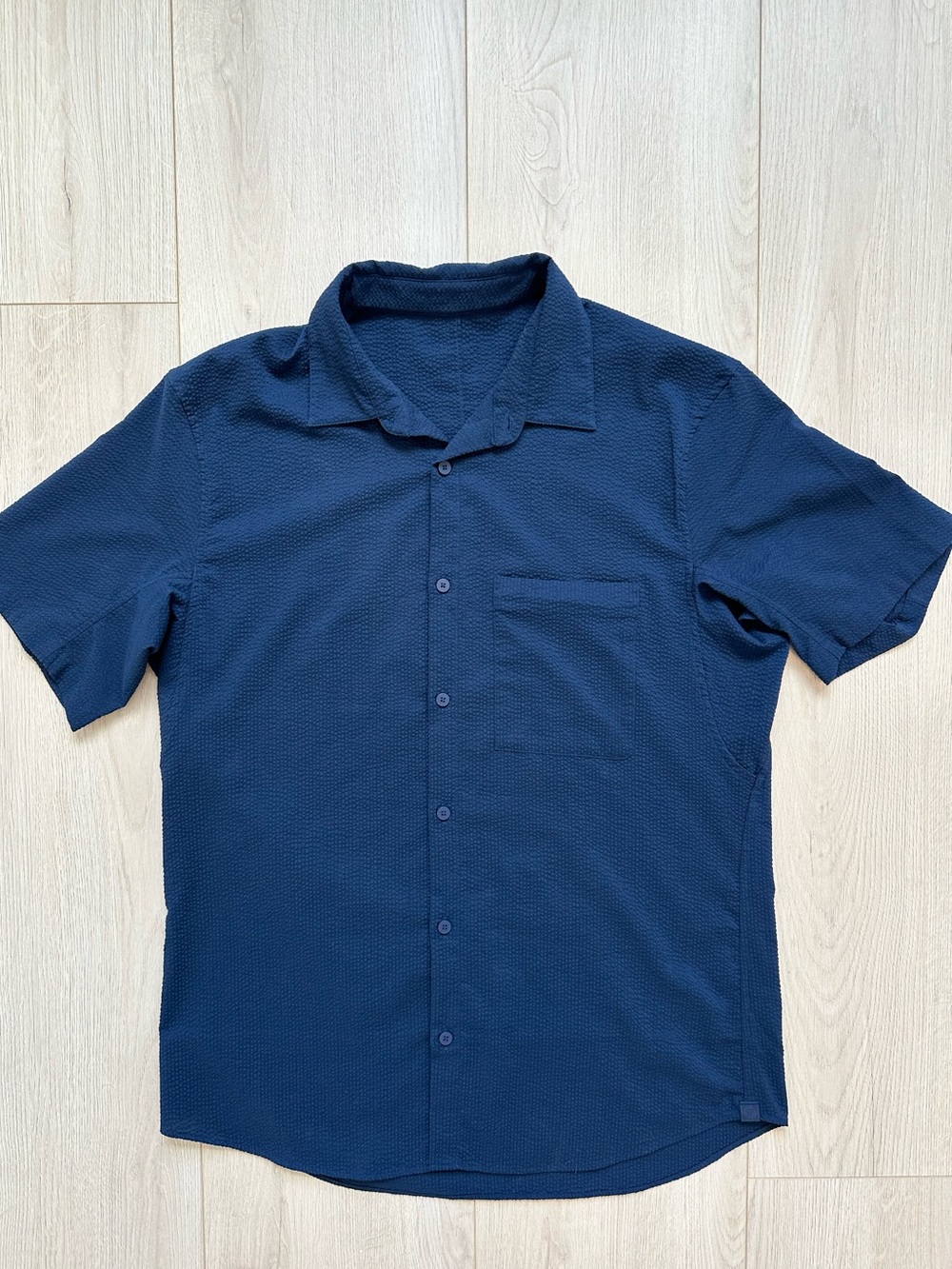 Men's Lululemon Short-Sleeve Navy Button-Down Textured Shirt